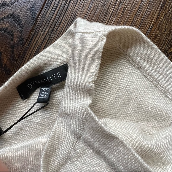 Sleeveless cut out dress - Picture 6 of 7